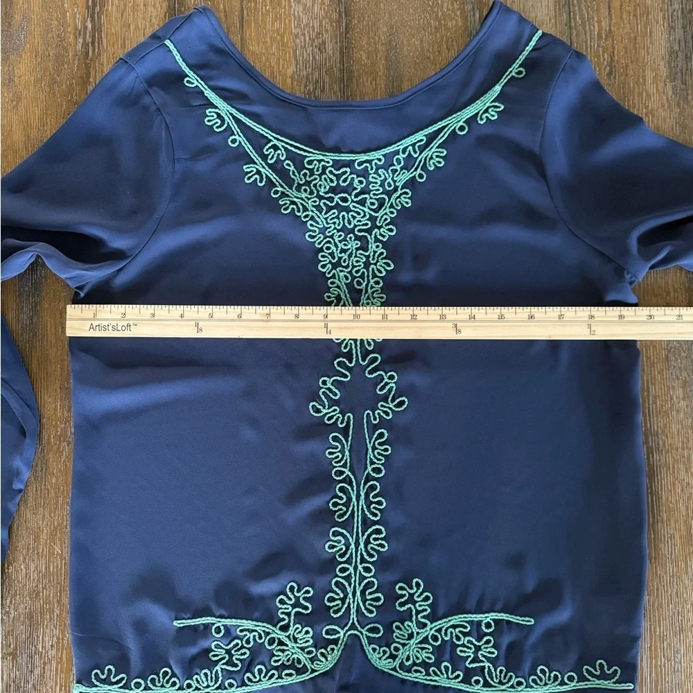 Buttons Women’s Navy Blue Blouse with Green Embroidery Size M - Picture 3 of 8